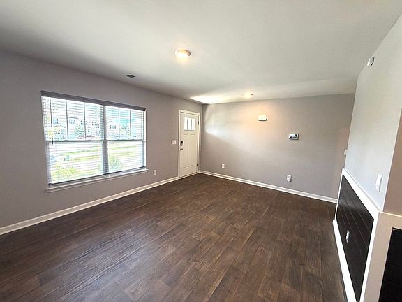 4th image of 220 Roper St