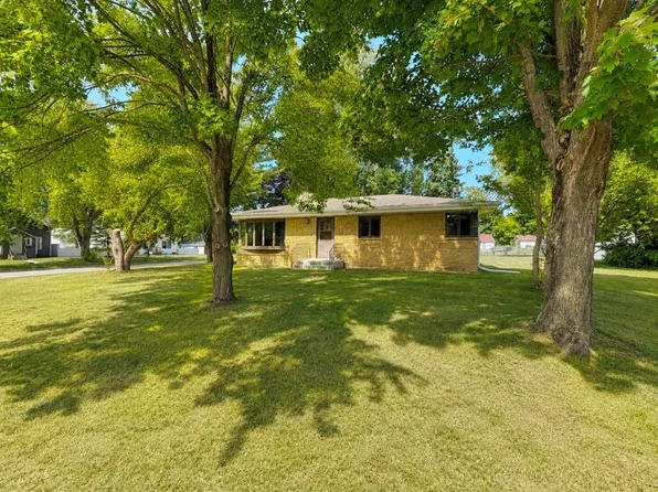 515 NW 6th St, Grand Rapids, MN 55744