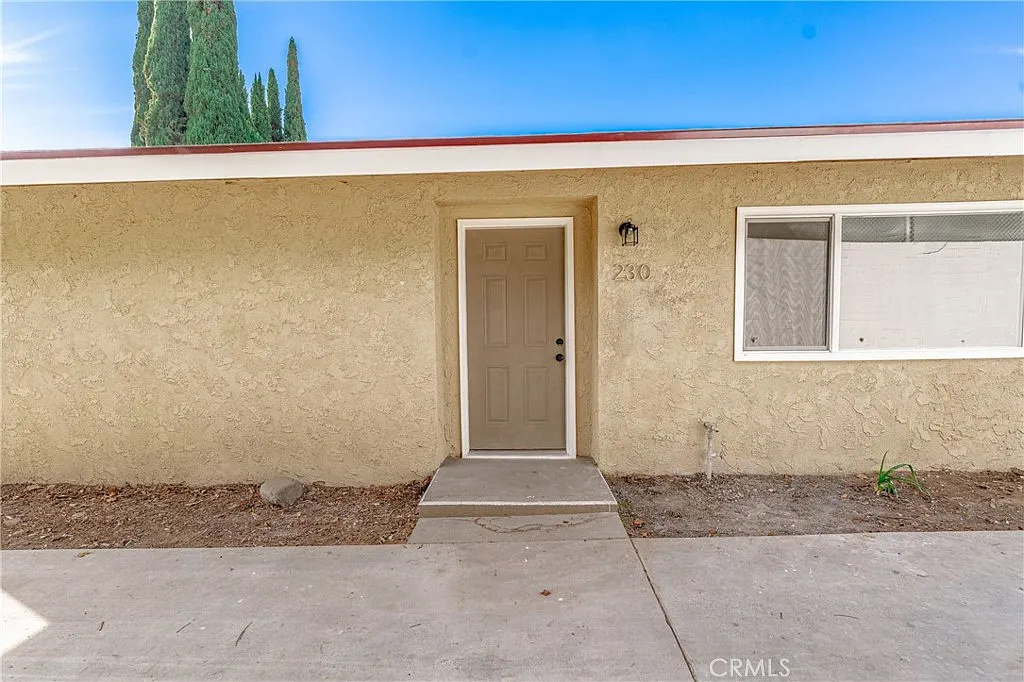 3 bed, 925 sqft, $3,700 — Photo 3