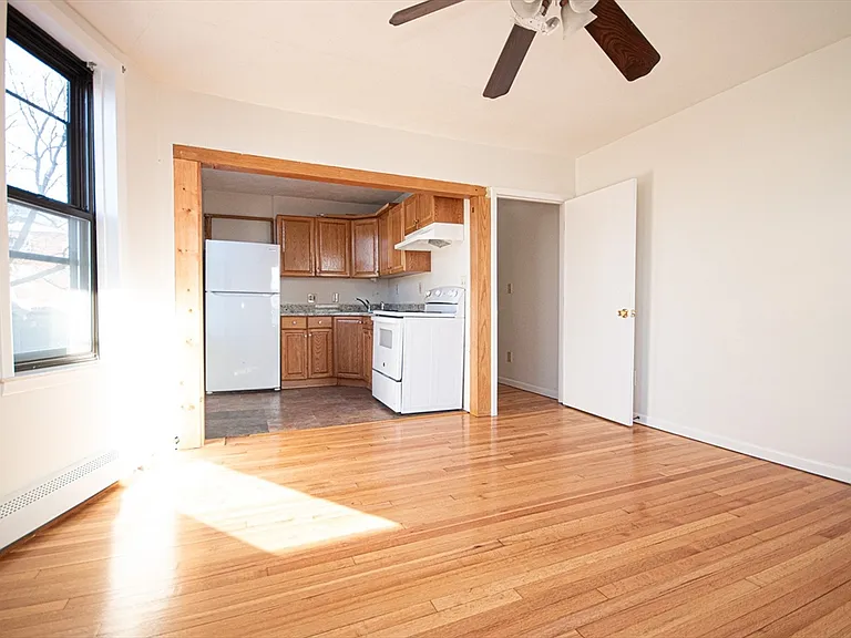 29 William St #22 — Photo 7