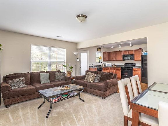 3rd image of 709 Black Angus Dr