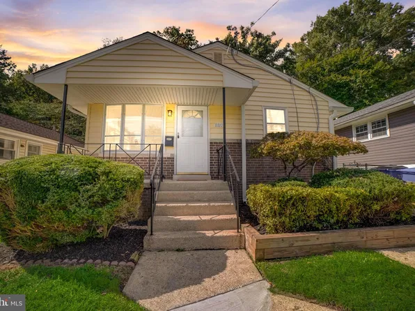 8810 34th Ave, College Park, MD 20740