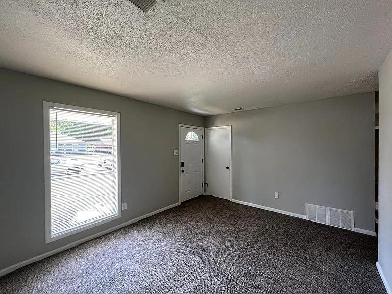 5275 Bradcliff St — Photo 6