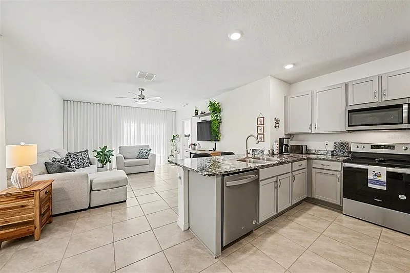 3 bed, 1516 sqft, $2,350 — Photo 4
