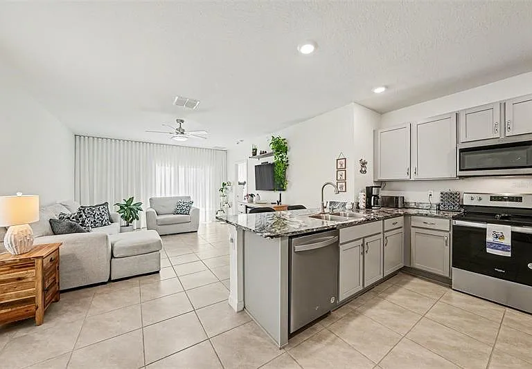 6298 Wandering Willow Dr — Photo 4