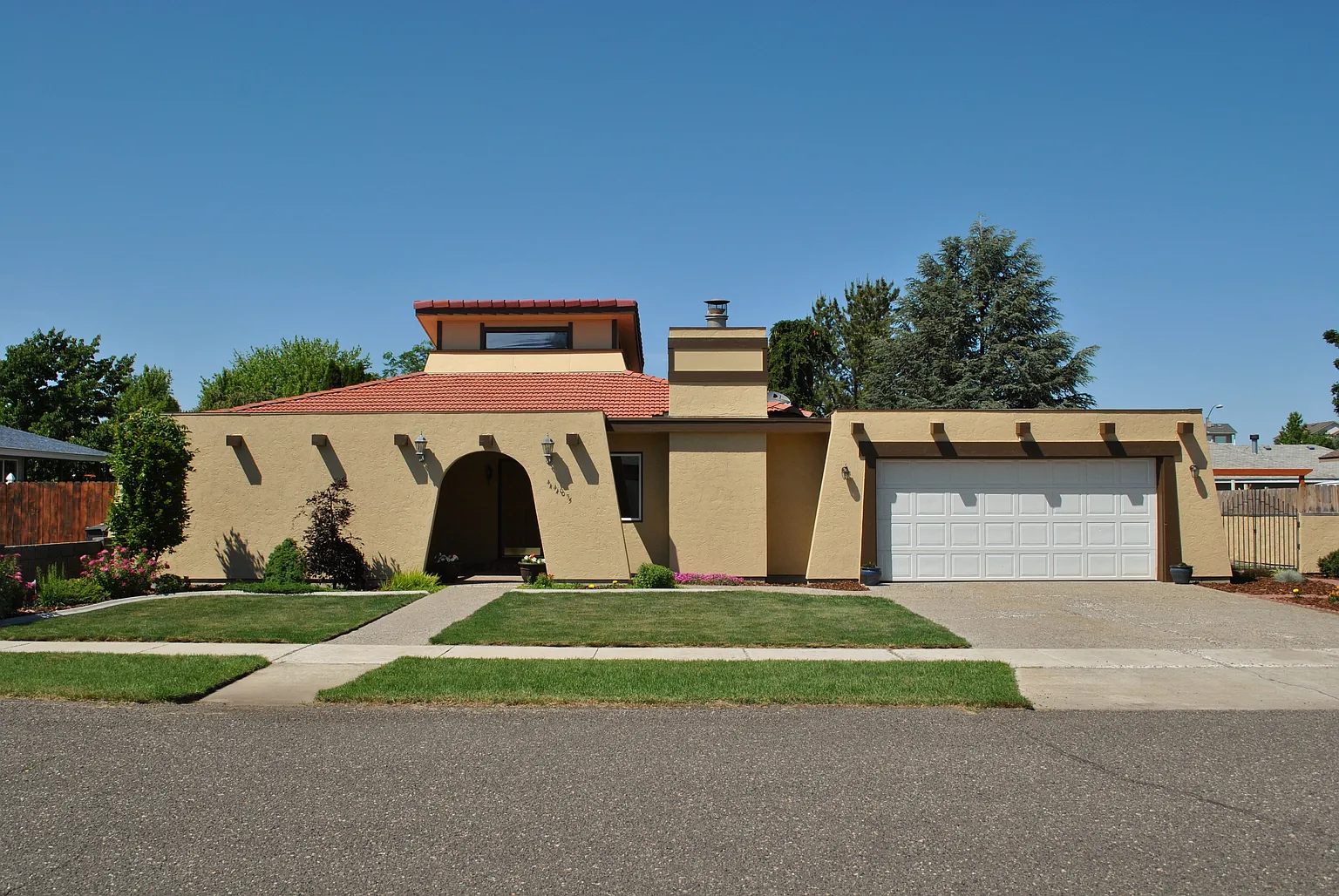 4405 Desert Pl photo 1