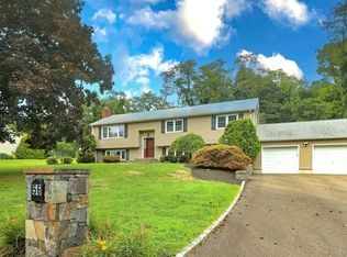 56 Winslow Rd, Trumbull, CT 06611