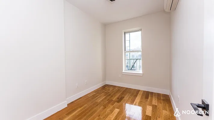 Rented by Nooklyn NYC LLC | media 18