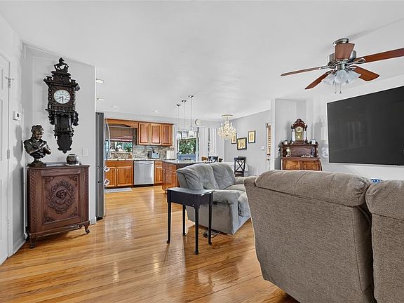 4th image of 602 SE 19TH STREET
