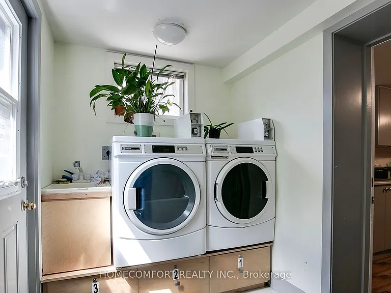 178 Rosemount Ave #LOWER — Photo 17