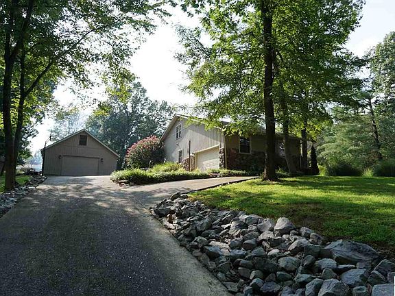 2nd image of 4931 Jewell Ln