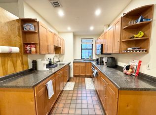 96 Gainsborough St #103F, Boston, MA 02115