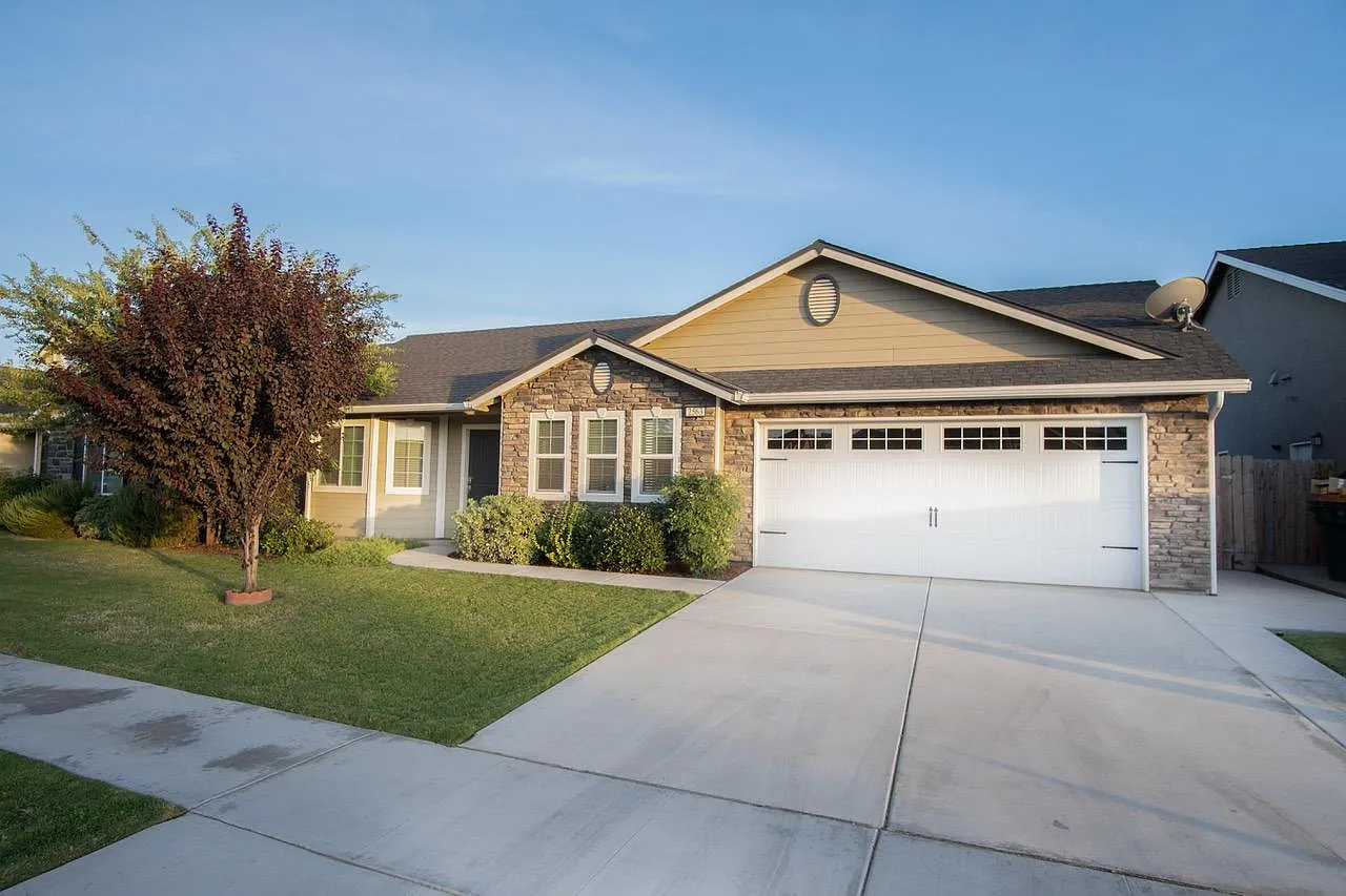 2563 Emerald Bay Ave photo 1