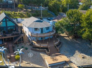207 Daisy Rd, Lake Ozark, MO 65049