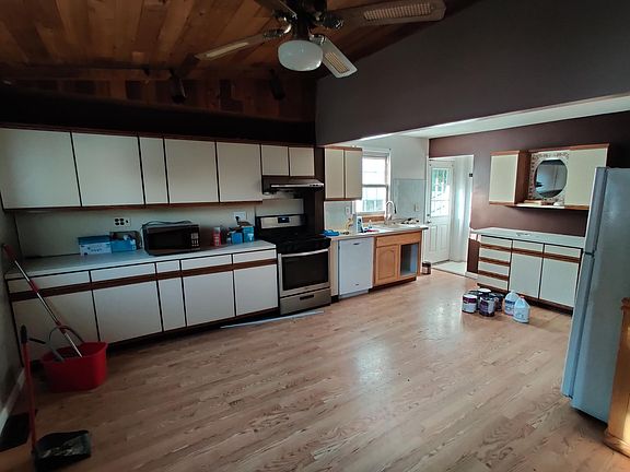Kitchen / dining