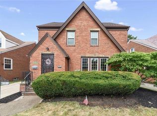 2292 McKinley Ave, Lakewood, OH 44107