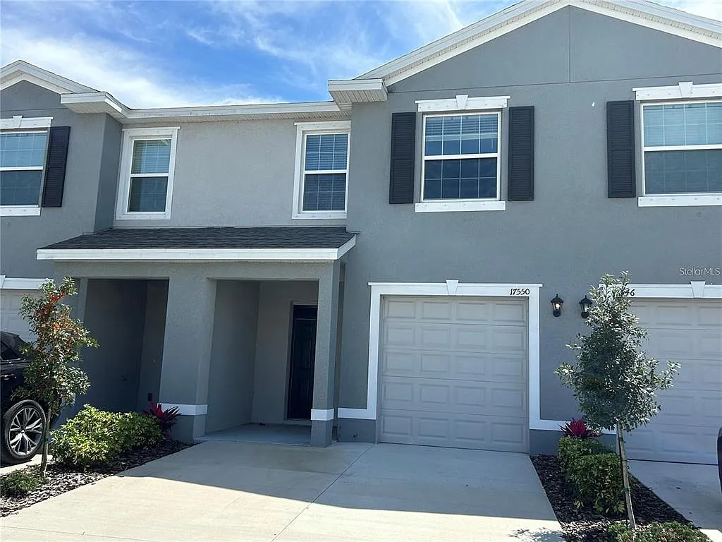 3 bed, 2.5 bath, 1661 sqft, $2,500 — Photo 2