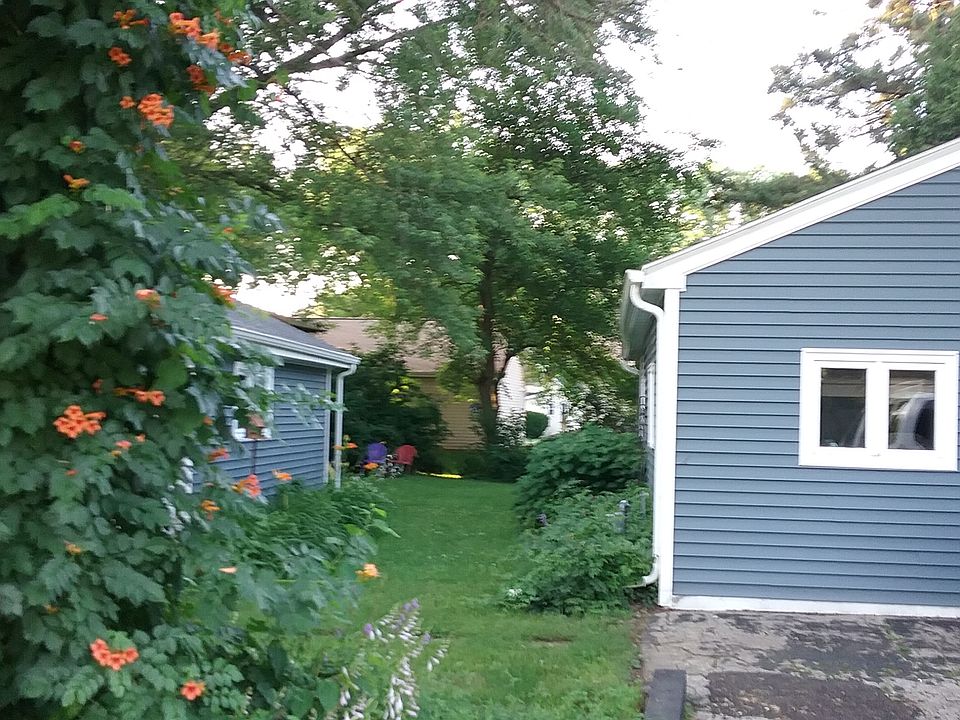 2nd image of N1403 Hillside Blvd
