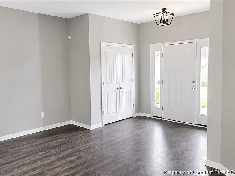 143 Ledgebrook Ln — Photo 7