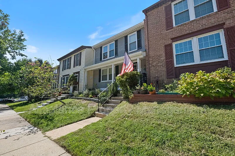 3 bed, 2.5 bath, 1342 sqft, $2,995 — Photo 4