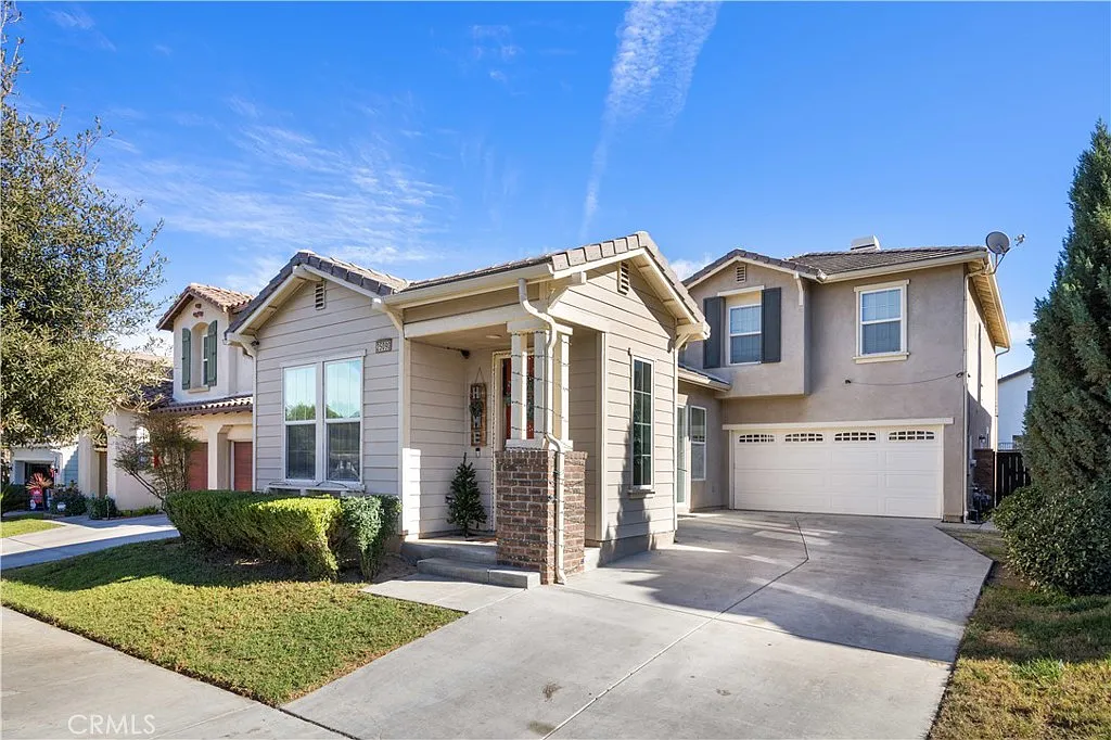 3 bed, 2.5 bath, 2280 sqft, $3,900 — Photo 1