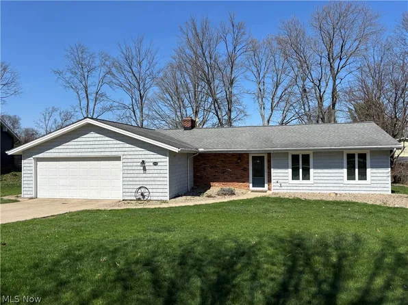 13926 Delaware Dr, Middleburg Heights, OH 44130