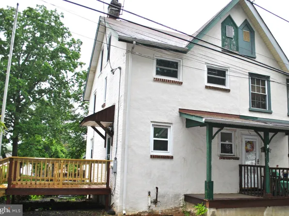 12 S Thornton Rd, Glen Mills, PA 19342