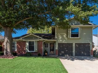6708 Olivewood Dr, Arlington, TX 76001
