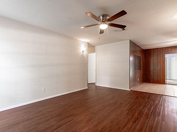 3rd image of 511 Hill St