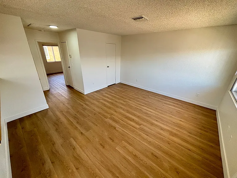 3431 E Cheyenne Ave #C — Photo 8