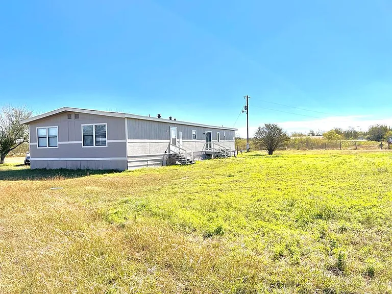 18425 Blake Manor Rd — Photo 14