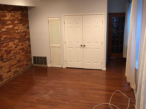 3rd image of 2005 Wallace St #2