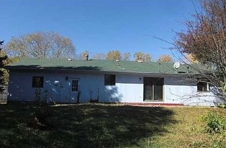 3rd image of 3411 Summerfield Dr