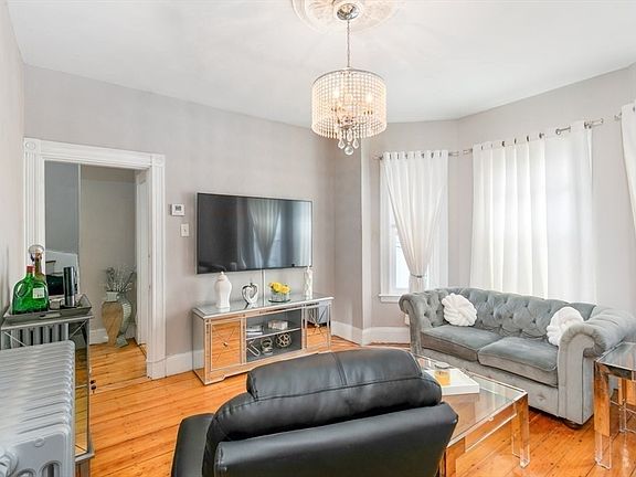 5th image of 187 Highland St