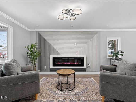 4th image of 1320 Floral Avenue