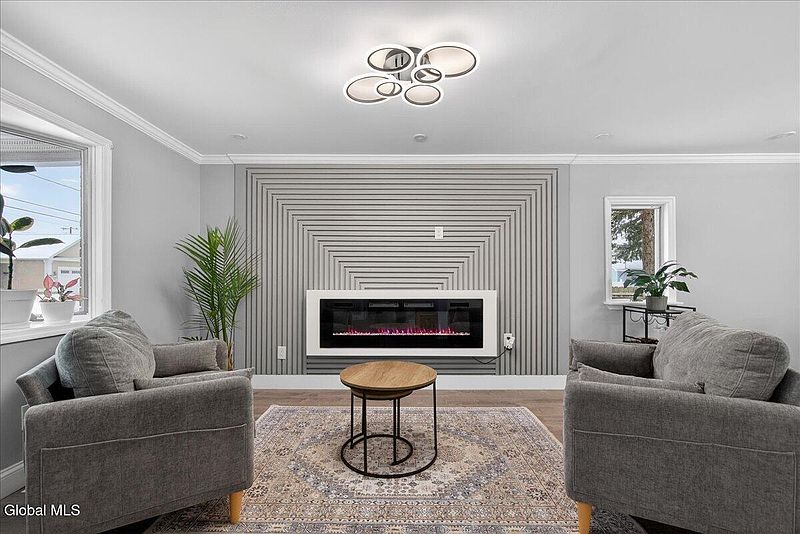 4th image of 1320 Floral Avenue