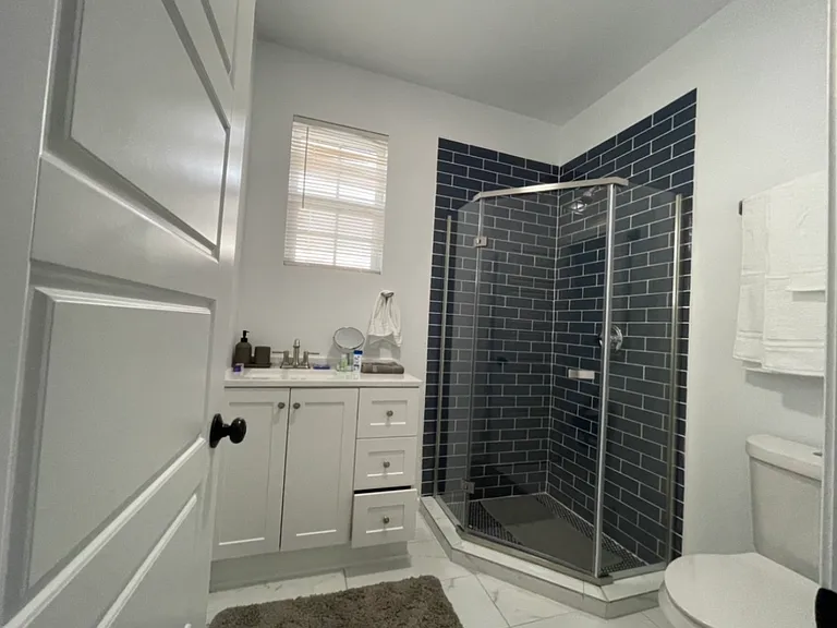 1000 Shadow Ln — Photo 3
