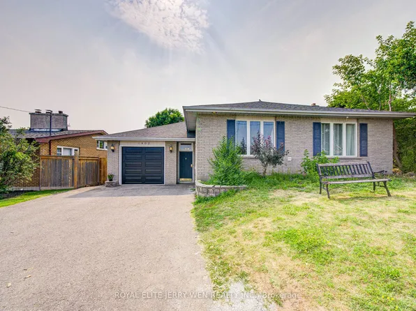1402 Wilson Rd N, Oshawa, ON L1K 2B9