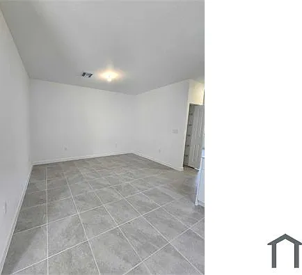 2444 SE 29th St — Photo 2