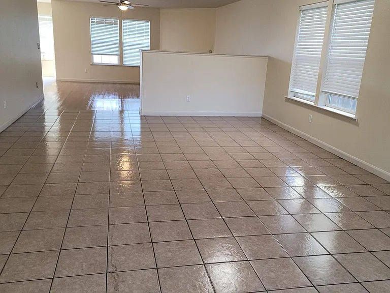 1295 Day Light Dr — Photo 2