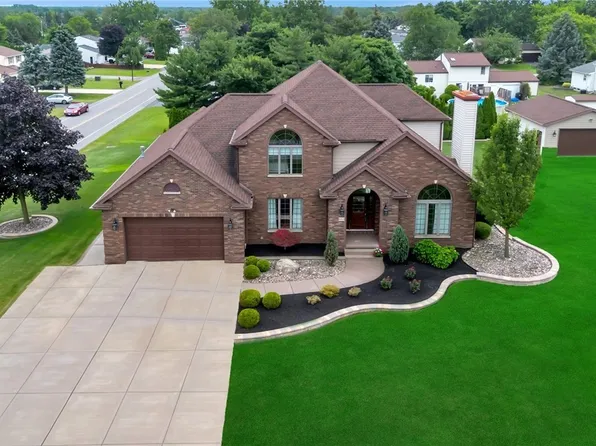 8215 Cherry Ln, Niagara Falls, NY 14304