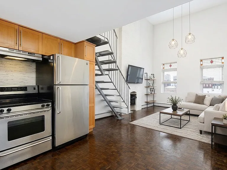 212 9th St #4B — Photo 2