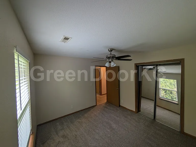 900 Fall Meadow Ln — Photo 3