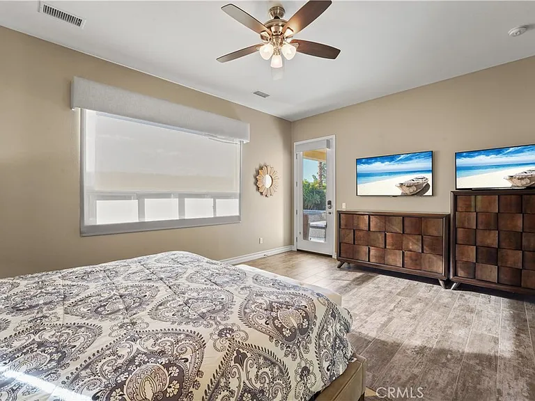 46073 Roudel Ln — Photo 32
