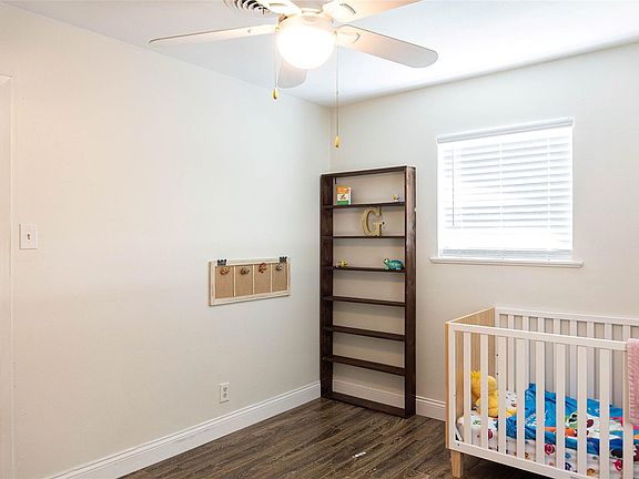 4th image of 302 Oak Ln