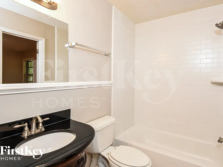 3704 Newport Dr — Photo 12