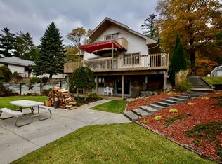 3183 N Lakeview Dr, Sanford, MI 48657