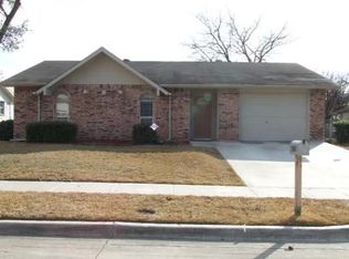 2040 Rose Hill Rd, Carrollton, TX 75007