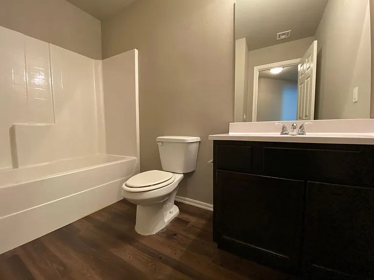 4517 Hunter Blvd — Photo 28