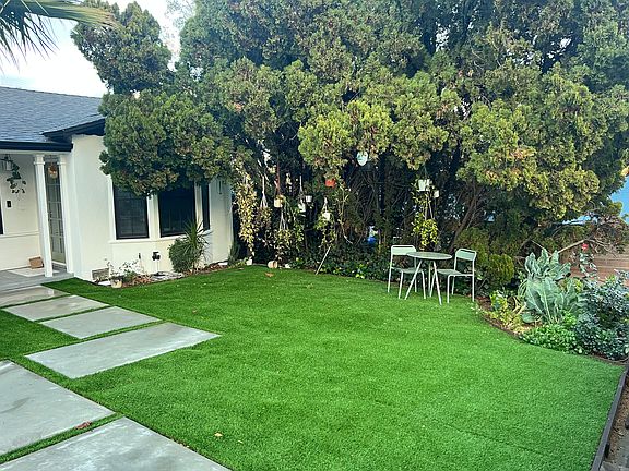 Small garden space and table for two to enjoy morning coffee and evening cocktals